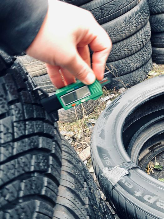 Шини 215 50 R18 bridgestone 2023 рік 90%