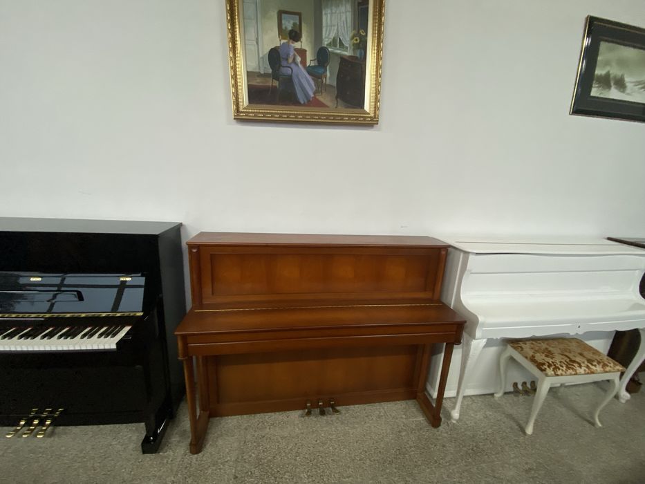 Piękne pianino Schimmel