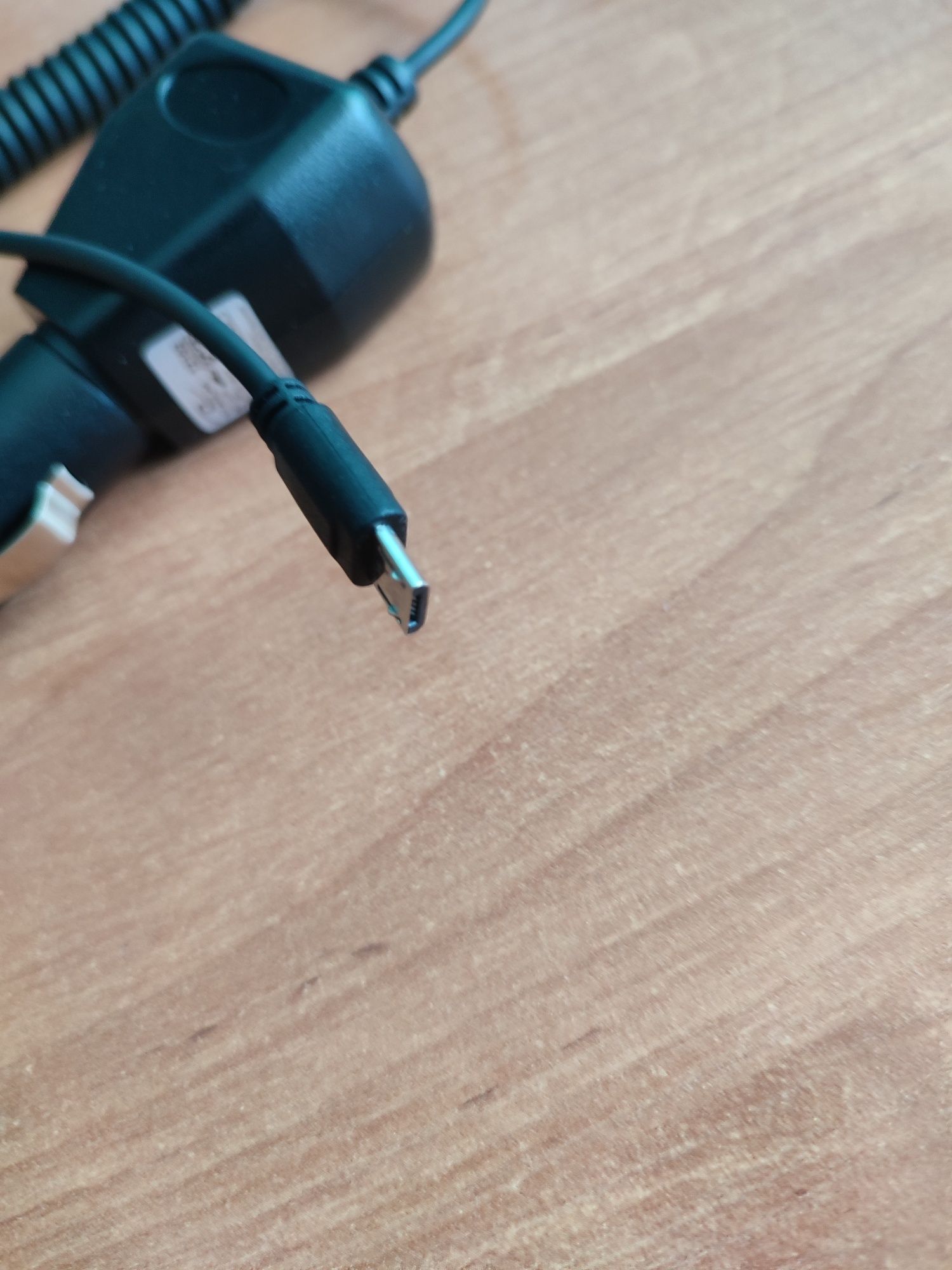 Ładowarka samochodowa do telefonu. Mikro USB
