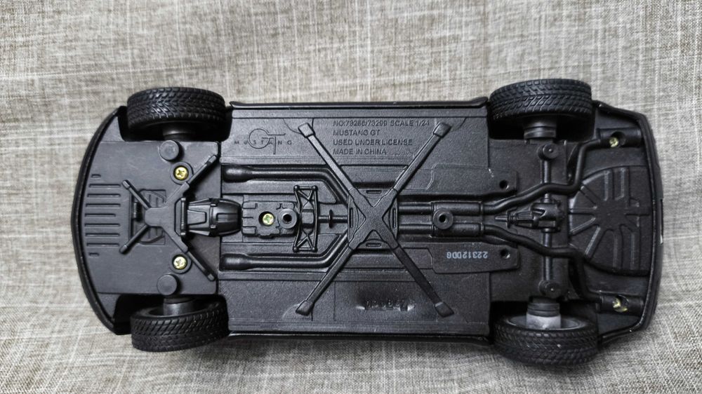 Машинка Ford Mustang GT 1/24 Motormax