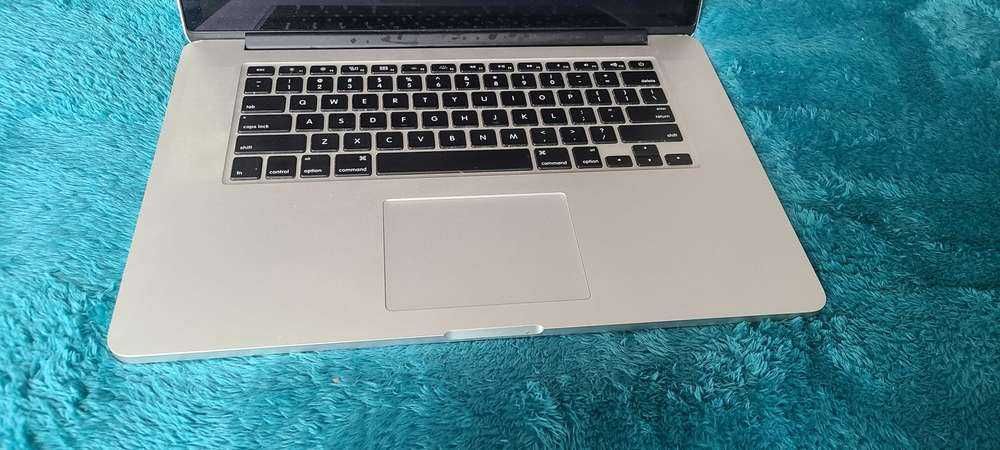 Apple MacBook Pro 15 Retina i7 2.8GHz 16GB 2015 AMD