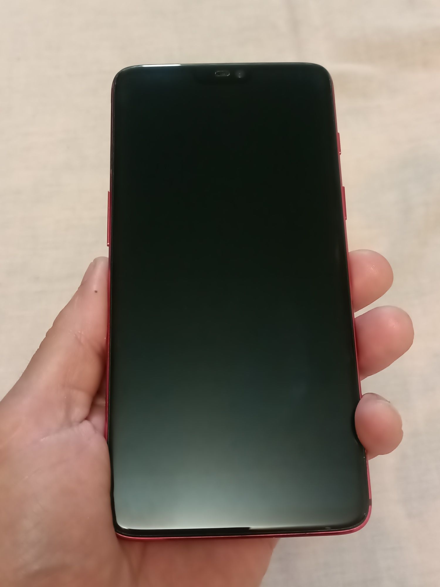 Смартфон OnePlus 6 в глянцевом красном цвете!! Читать описание