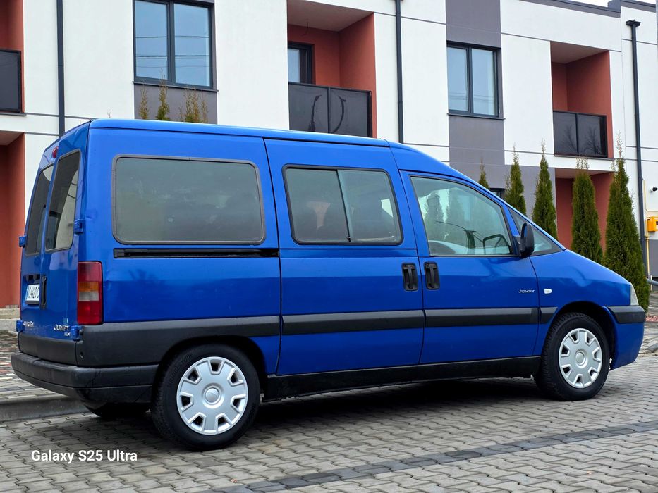 Оригінальний пасажир Citroen Jumpy 2005року 2.0д в рідній фарбі