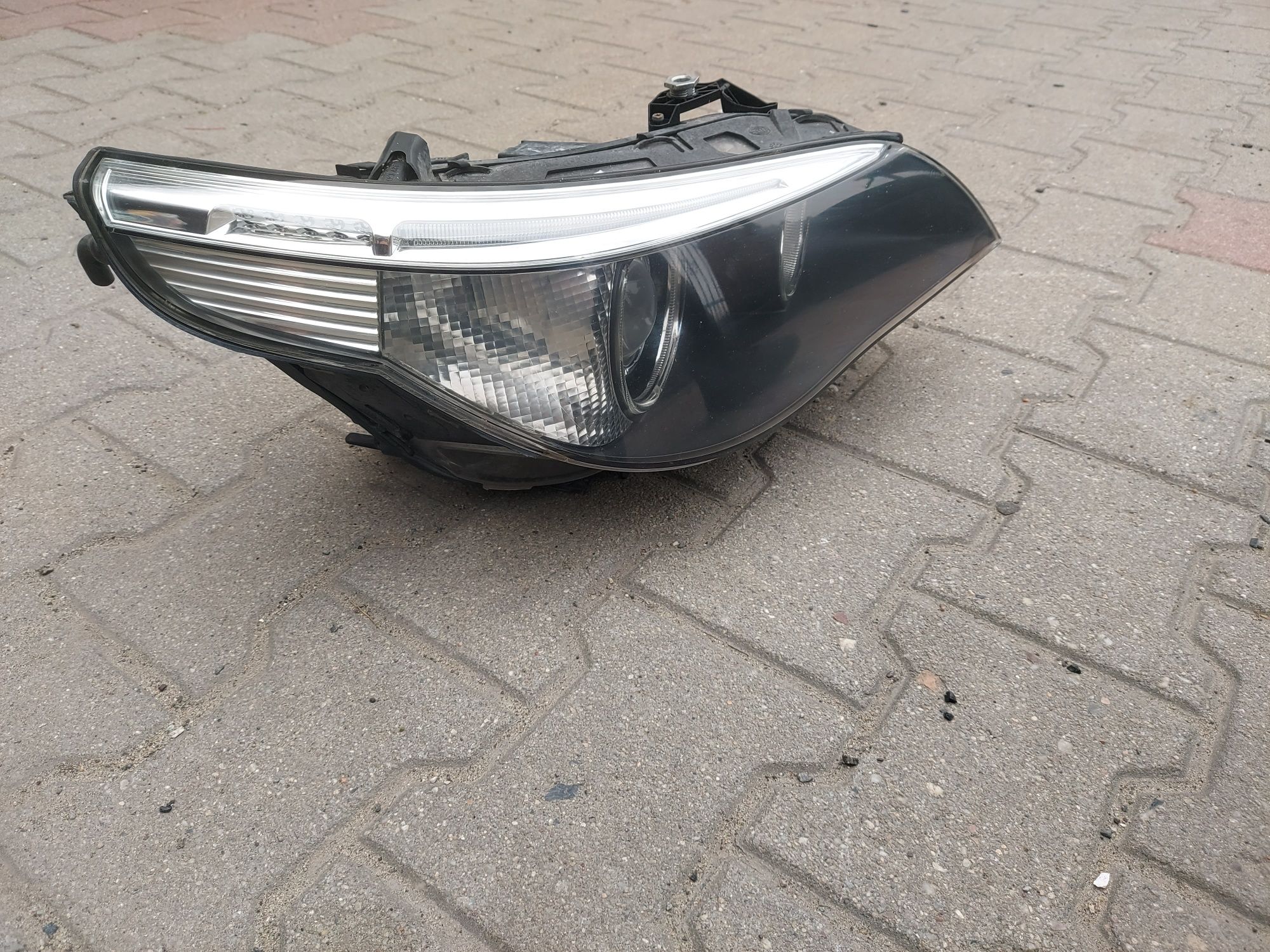Lampa reflektor BMW E60 E61 xenon D2S skrętna dynamic prawa EUROPA