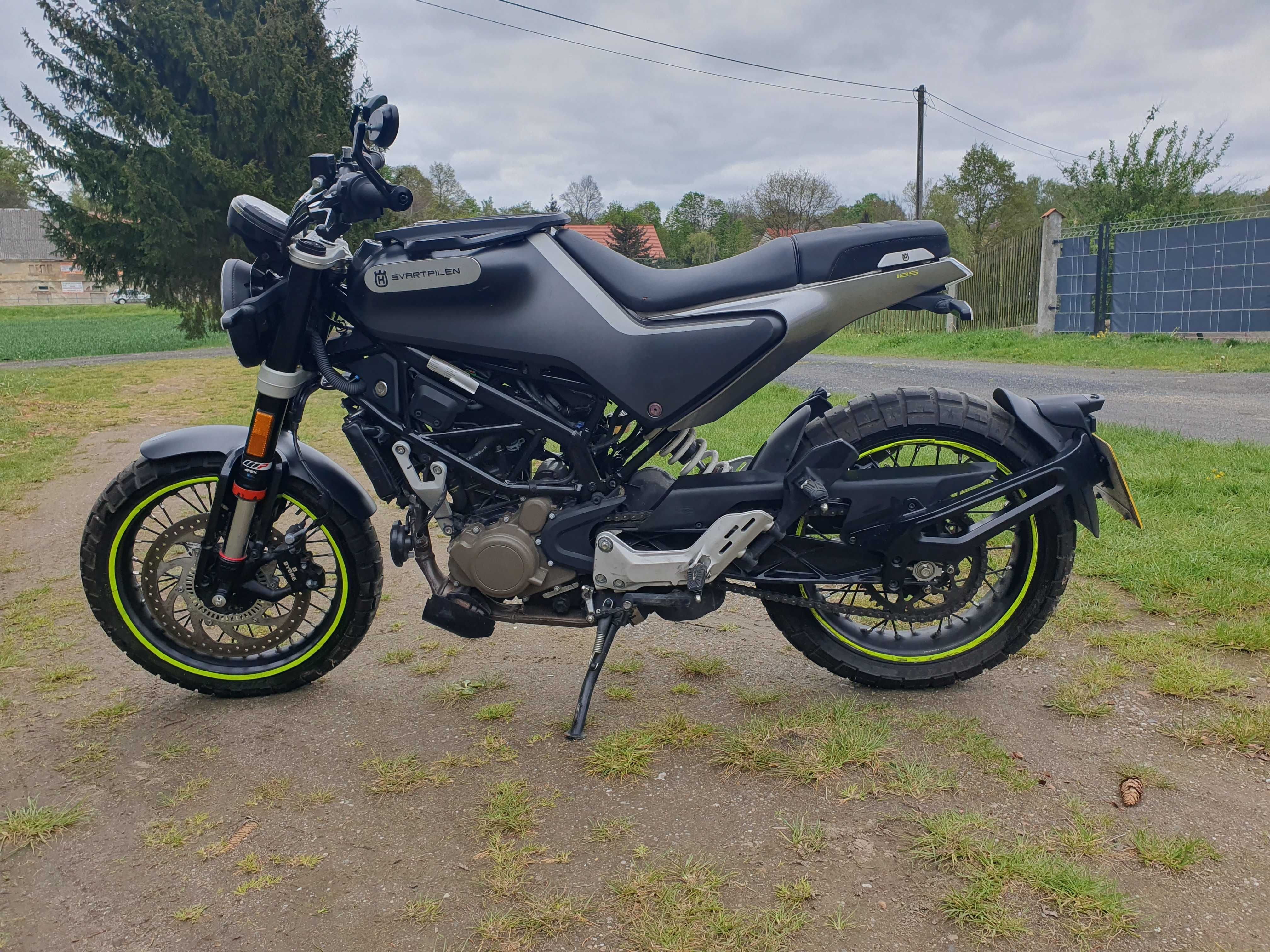 Motocykl Husqvarna svartpilen 125 21r