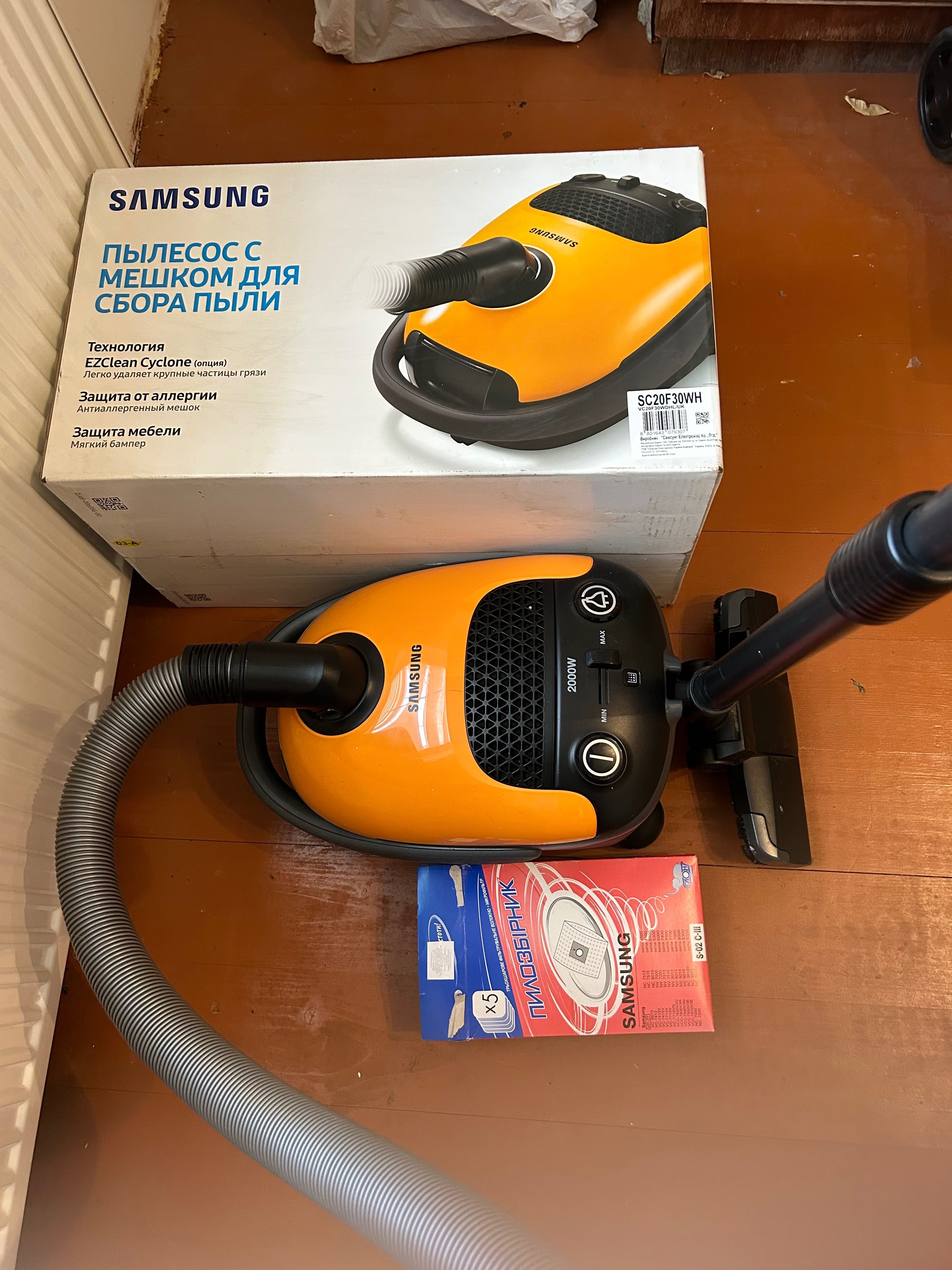 Пилосос Samsung SC20F30WH з додатковими фільтрами