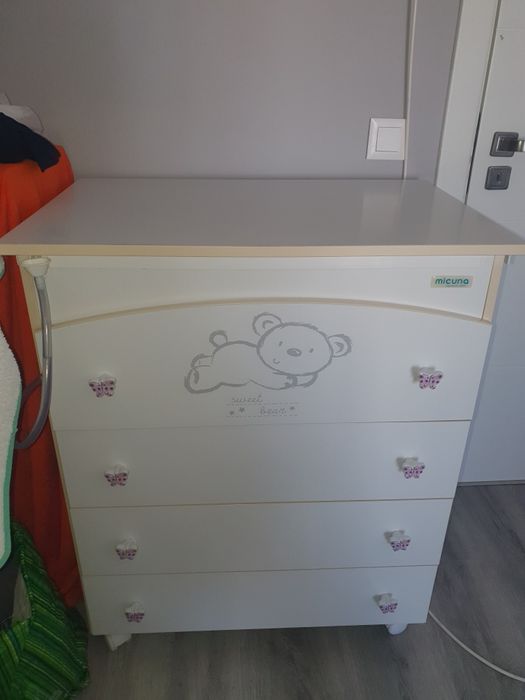 Comoda micuna com banheira/trocador