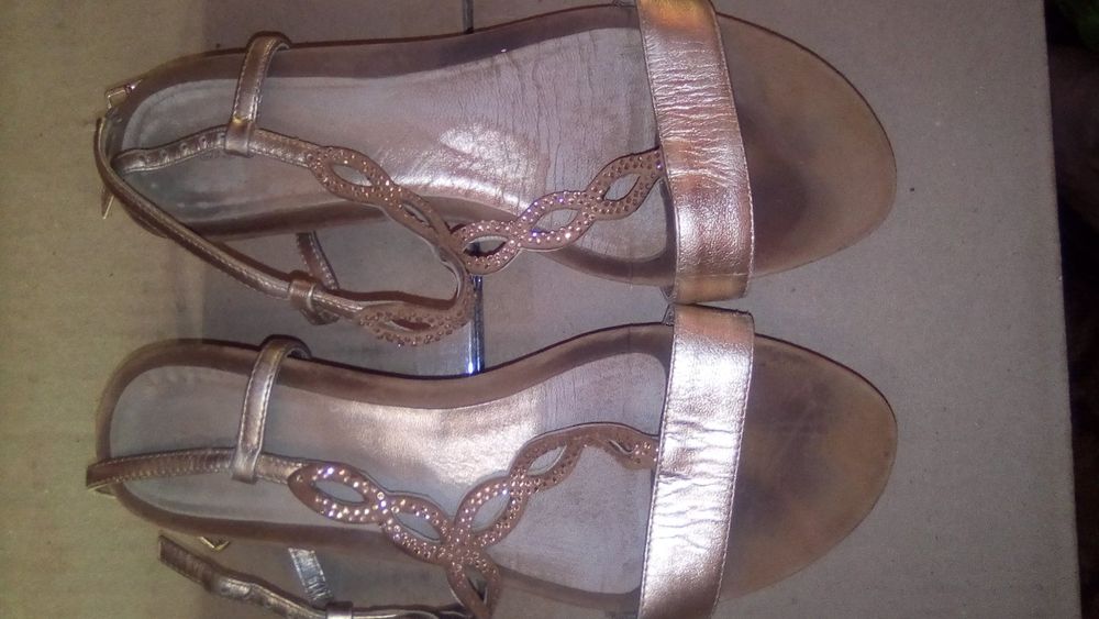 Босоніжки38р/устілки25см