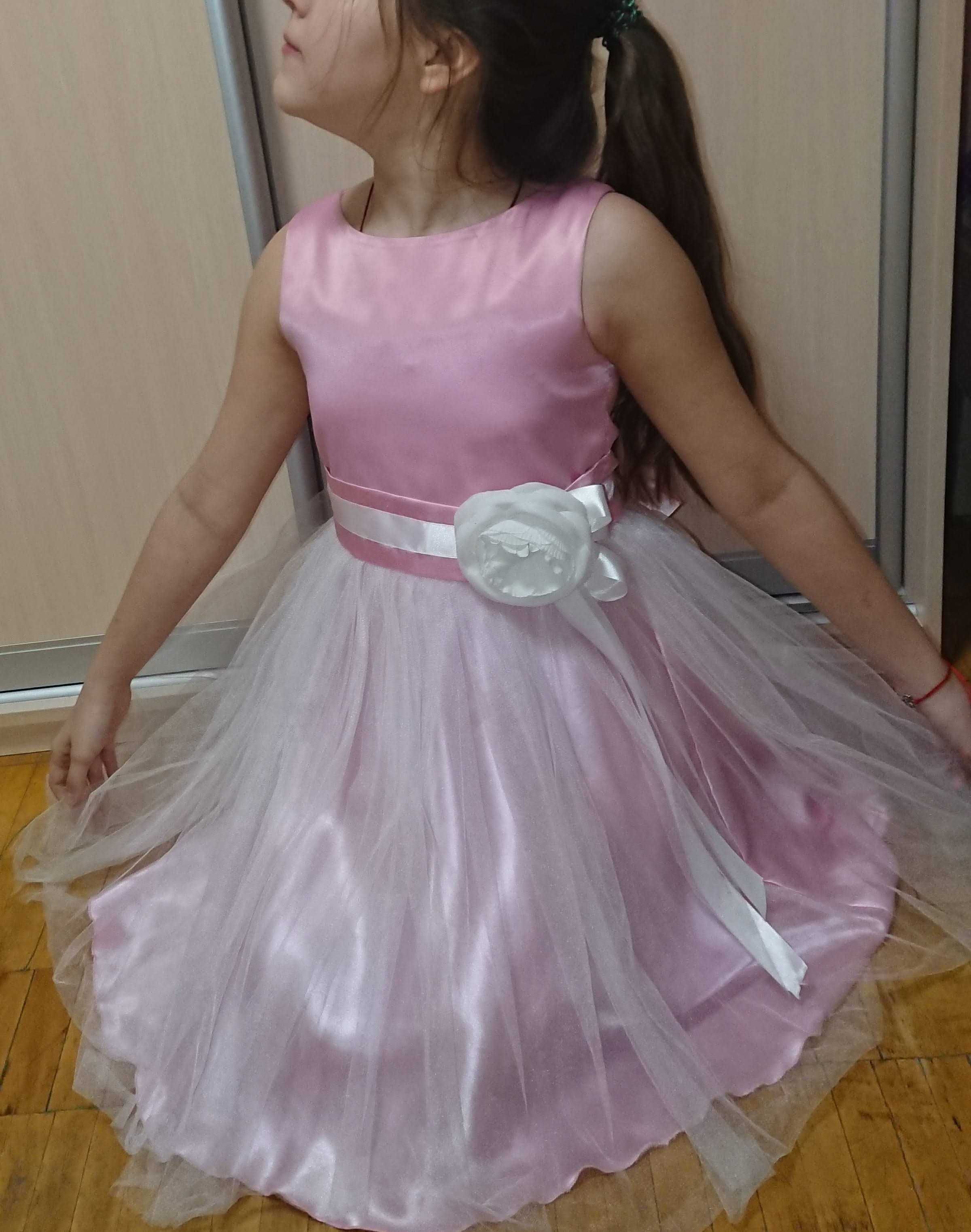 Платье нарядное с фатином девочке, 146 размер