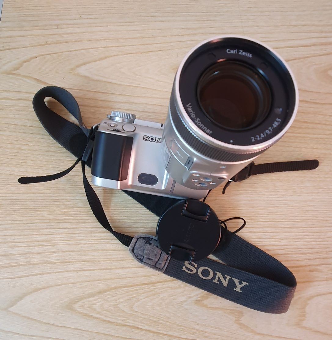 Sony Cyber-Shot DSC-F717