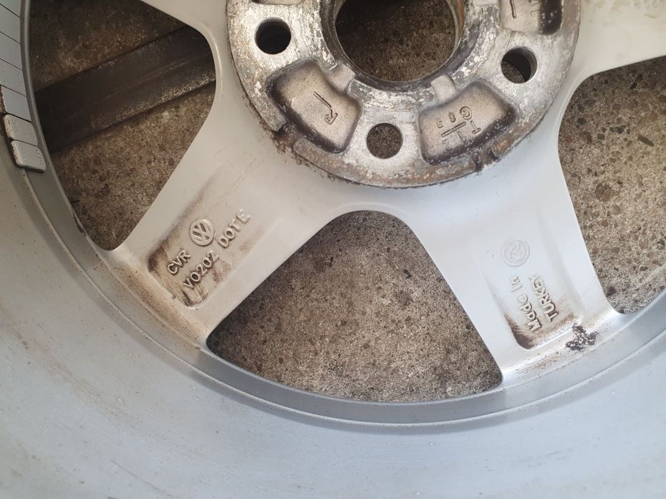 Felgi aluminiowe VW 16 cali +opony zimowe Nexen 215/65/16