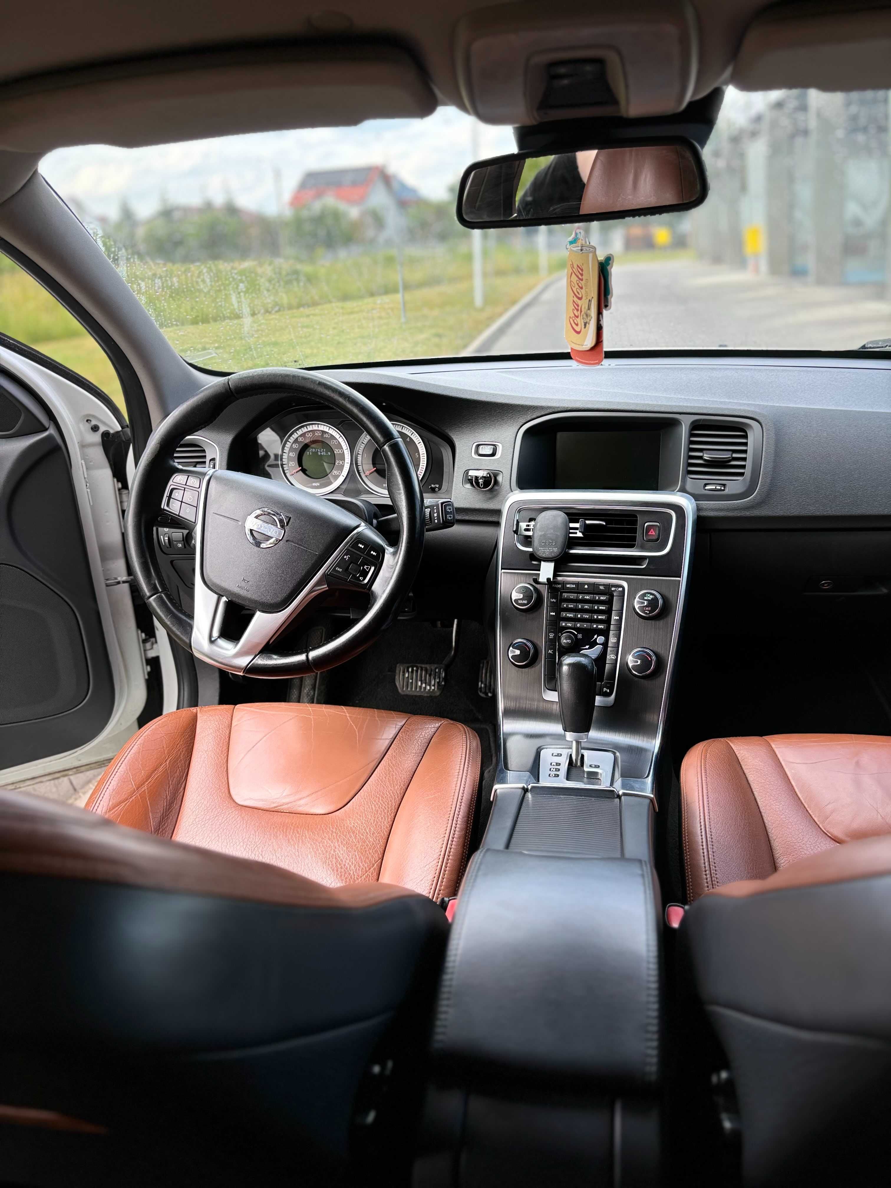 Volvo V60 D3 2012r
