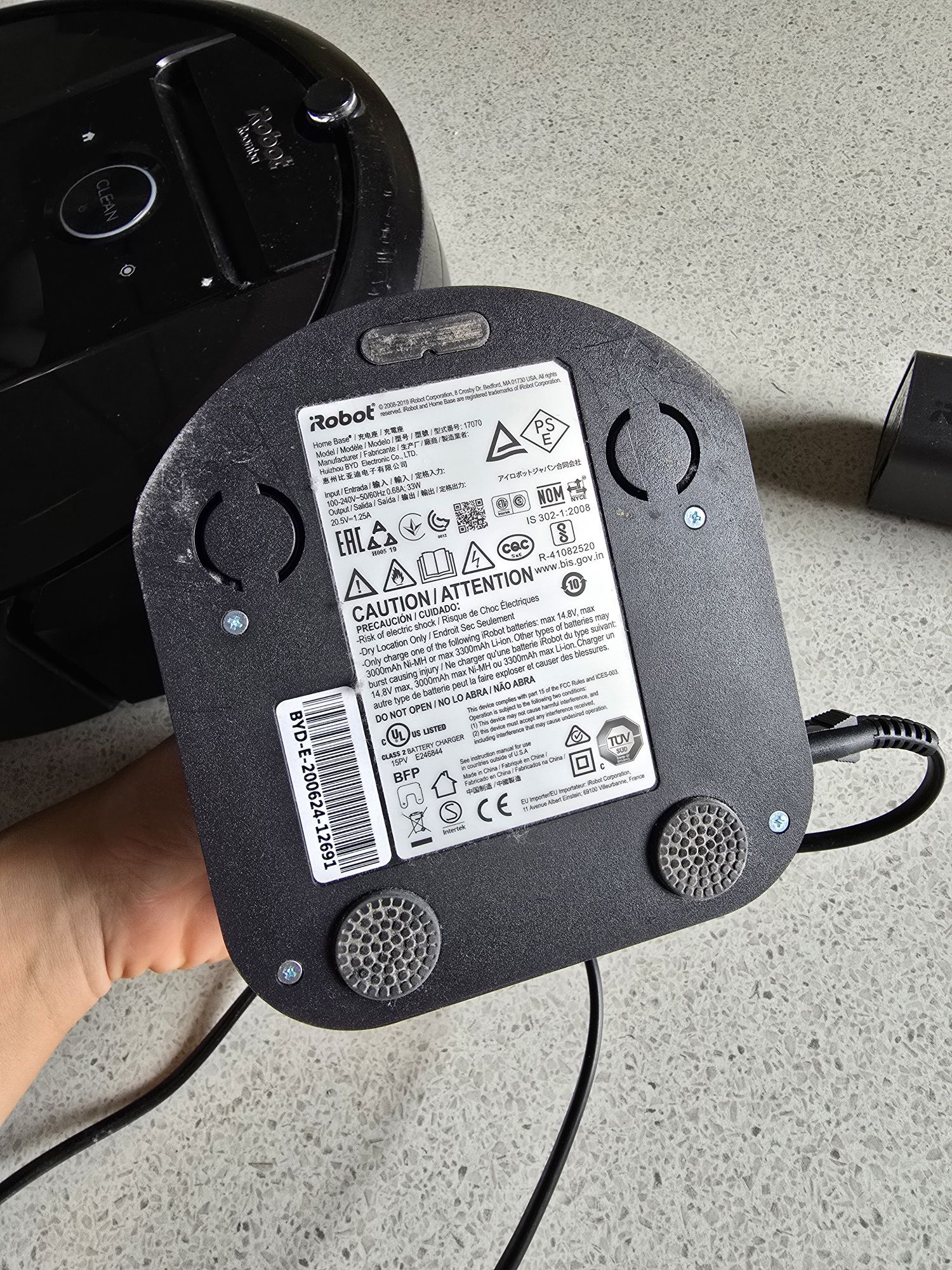 IROBOT Roomba I7 (I715040) używany robot sprzątający