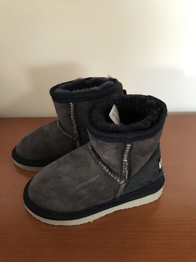 UGG crianca azul escuro