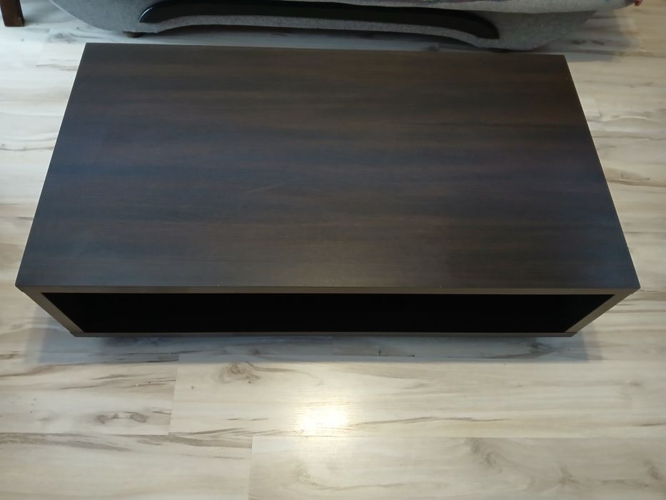 Ława w kolorze brązowym