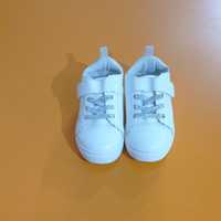 Кросівки дитячі білі SinSay 22 розмір
