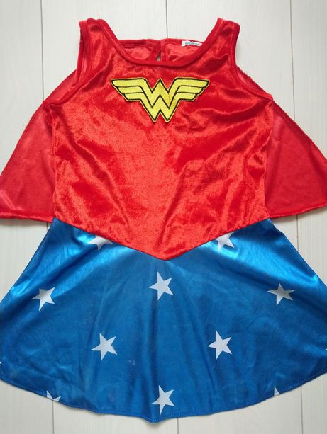 Для школярів плаття Супергерой з накидкою на 6-8 років