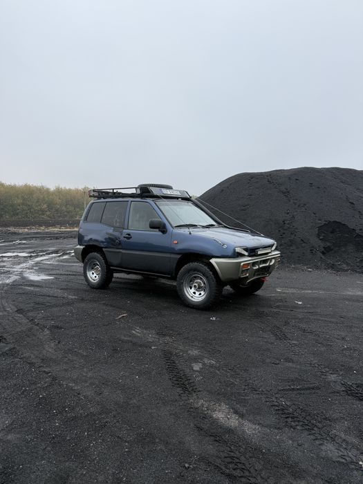 Рамный внедорожник Nissan Terrano II 2.7 TD Sport 4WD