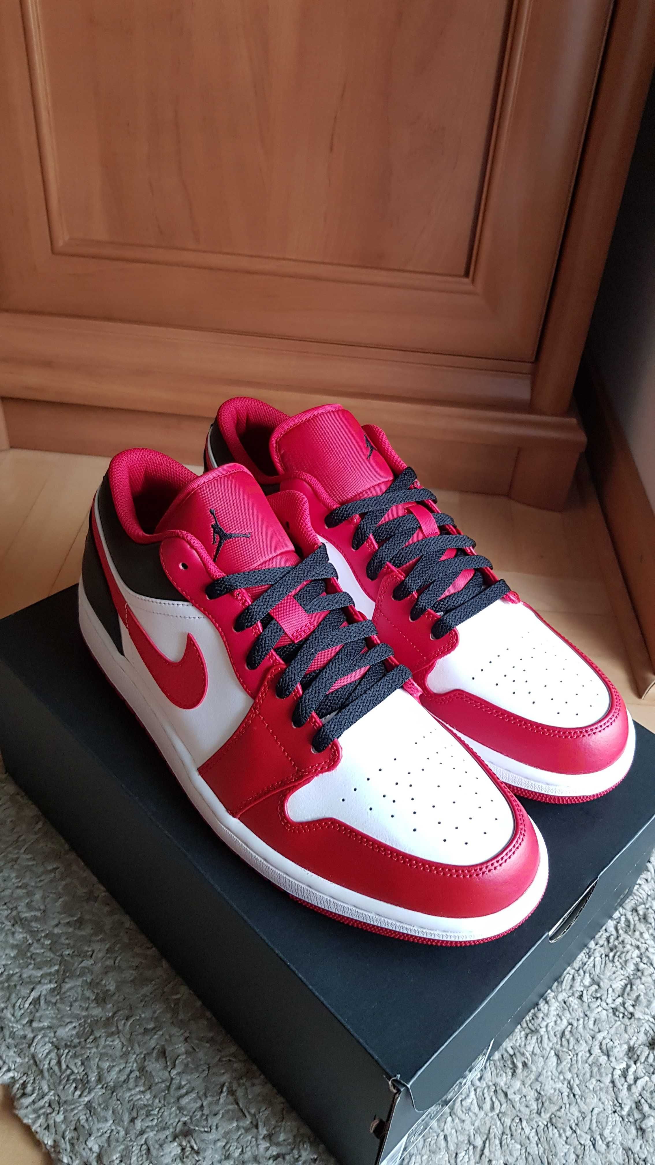 Jordan 1 low 46-12US Chicago Bulls nowe og box białe czerwone czarne