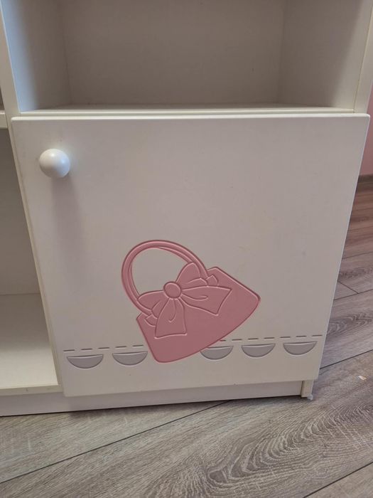 Sprzedam regał w dobrym stanie