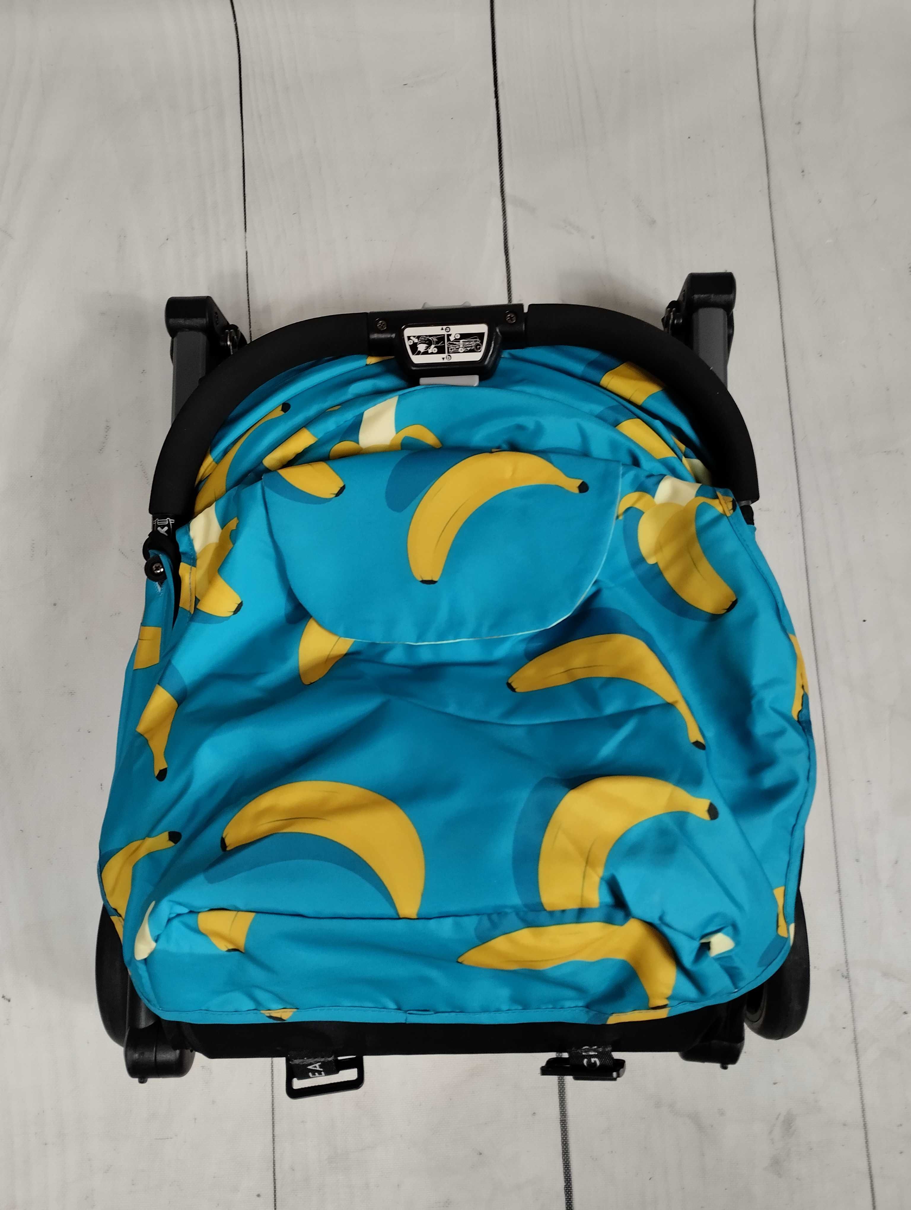 Cosatto Uwu Mix Go Bananas wózek spacerowy spacerówka lekka walizka
