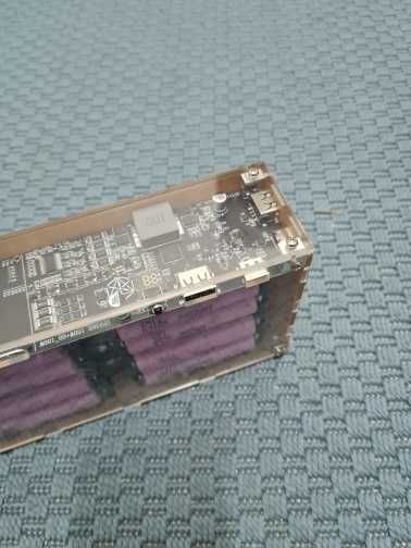 Павер банк,корпус 100w для ноутбука емкость 56 000 mAh 18650 / 21700