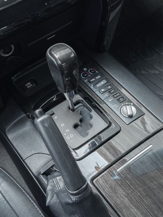 Toyota Land Cruiser 200 рестайлінг