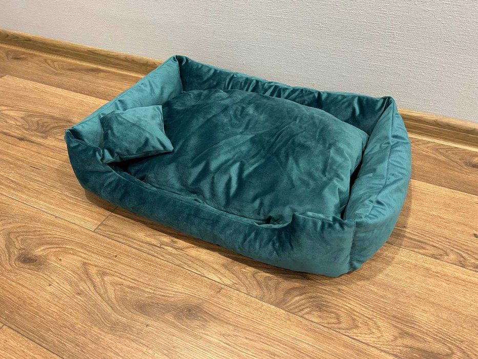 Лежанка для котів та собак