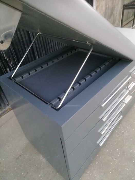 Marquesa de observação com gavetas