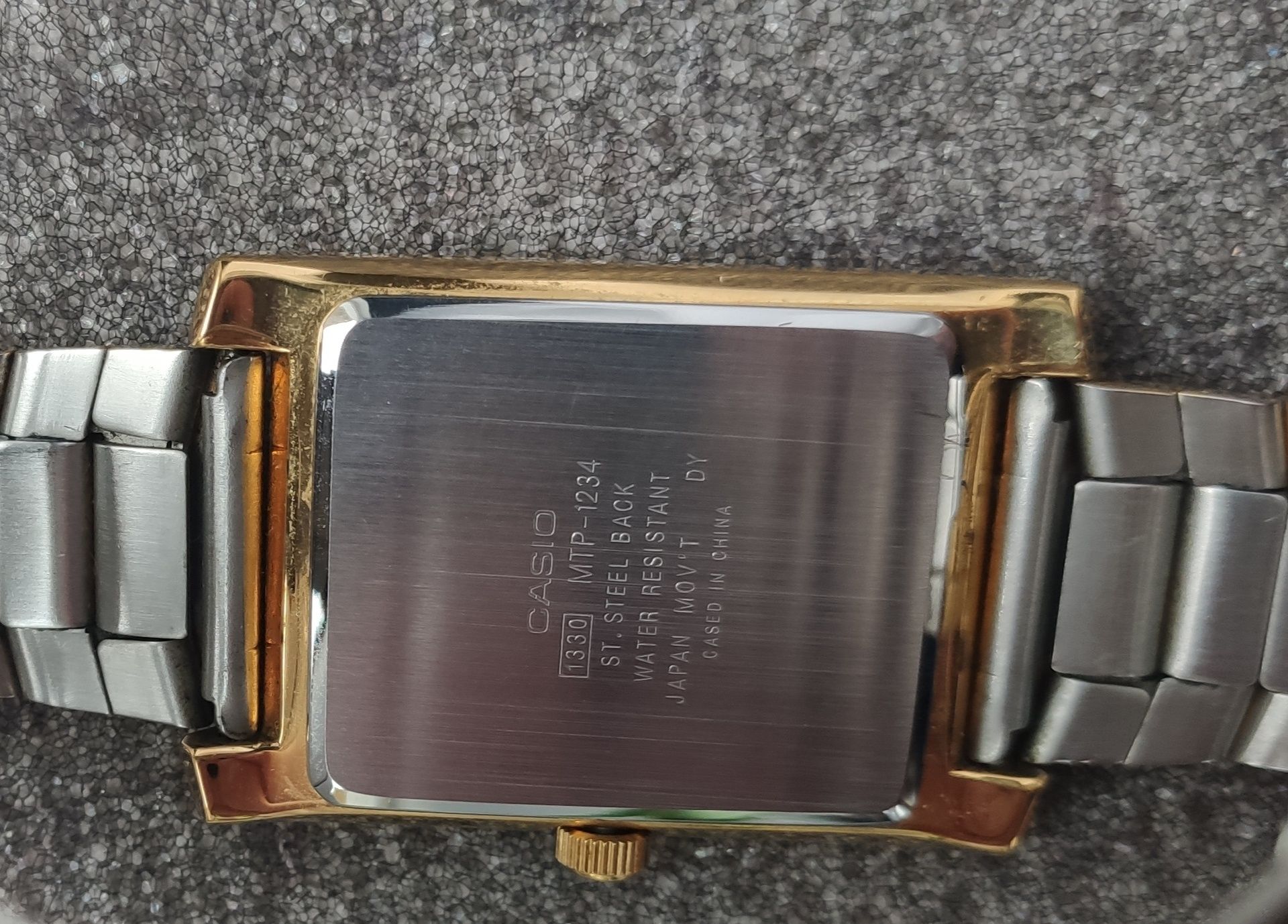 Casio zegarek złoty