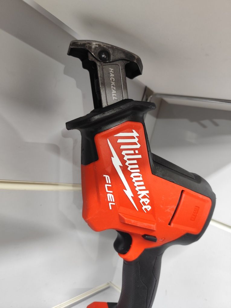 Milwaukee M18 FHZ безщіткова шабельна пилка Мілвоке оригінал