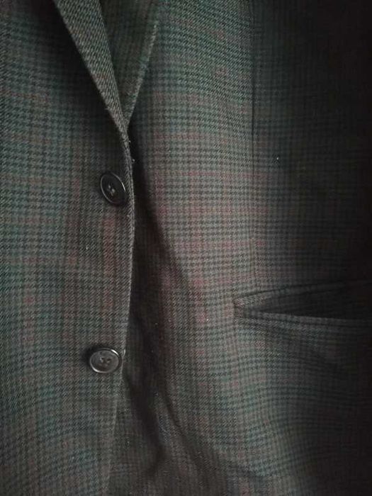 Męska marynarka w kratę – elegancka klasyka w stylu retro Sergio Rossi
