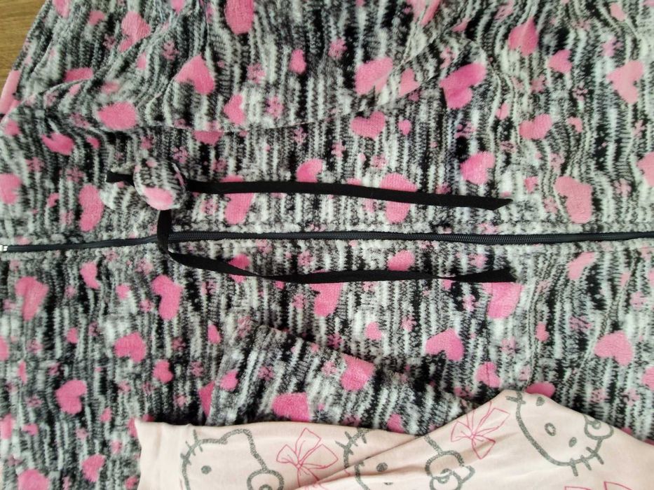 Pijama + robe + pantufas (10-12 anos)