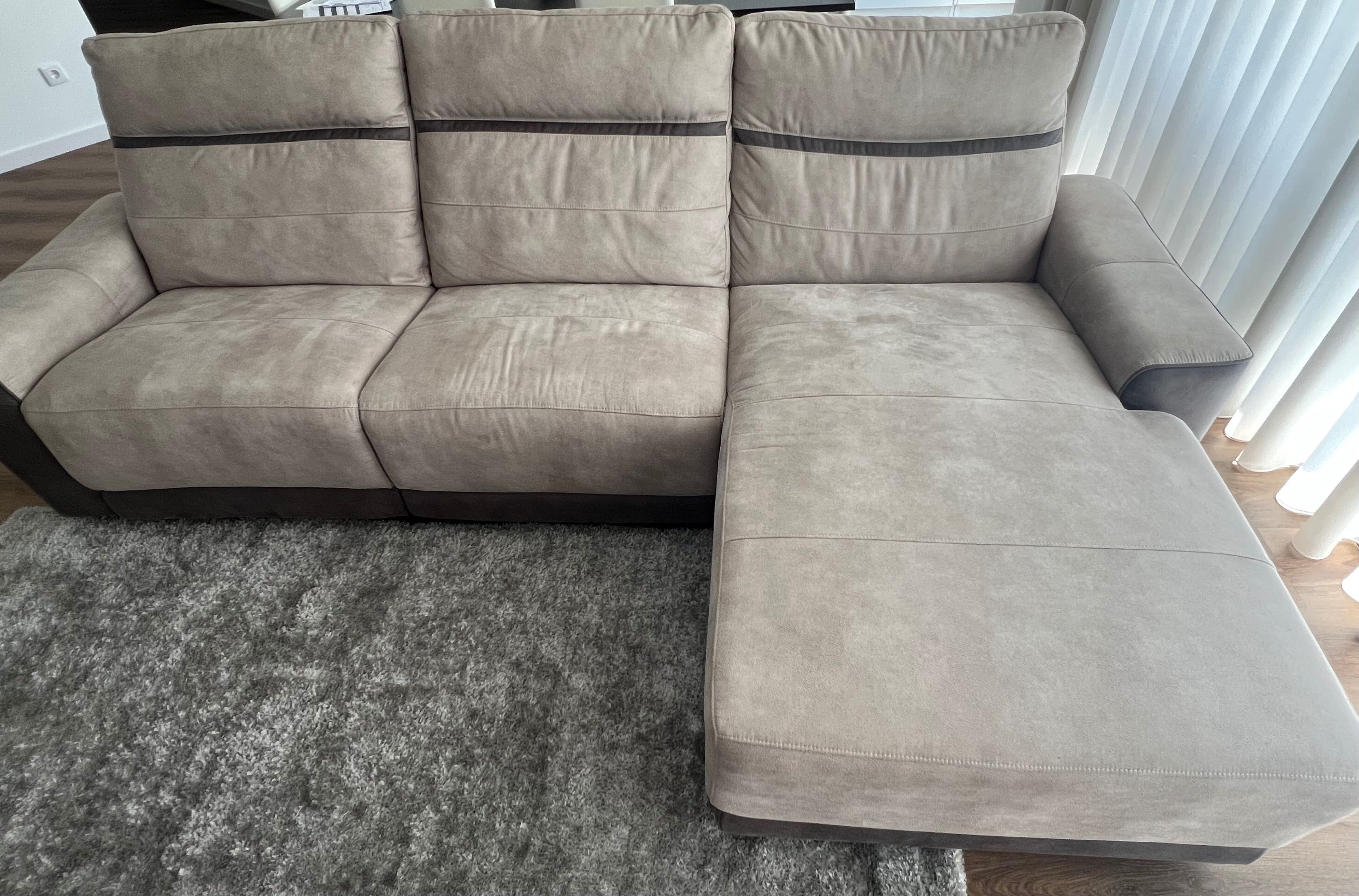 Sofá com chaise longue