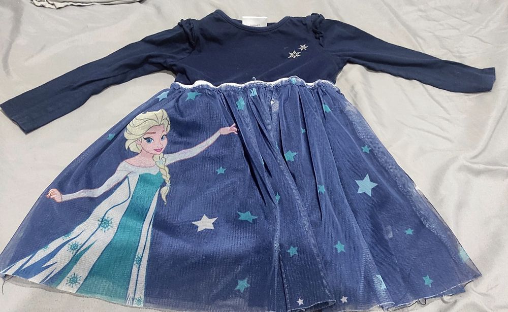 Ubranka 98,104 Elza,Minionki
Wszystko za 30zł