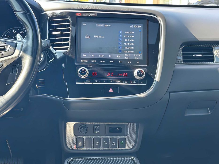 Mitsubishi Outlander      2020