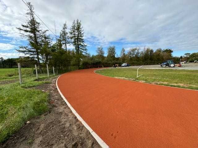 Mączka ceglana z nowej nie rozbiórkowej cegły, kort,bieżnia, tenis