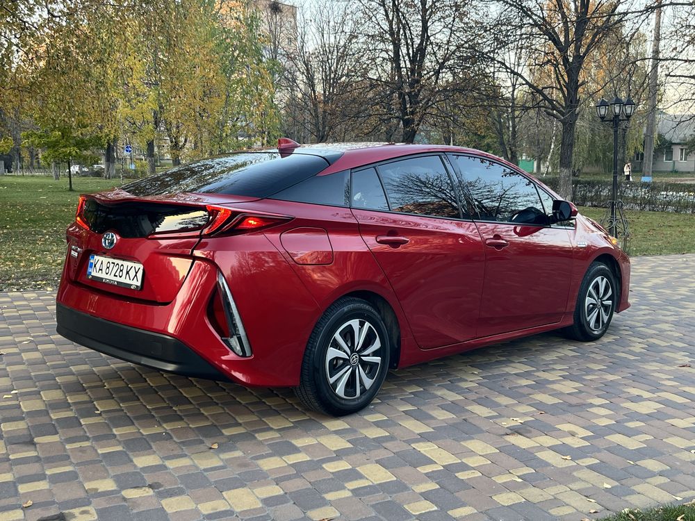 Продам Toyota prius prime plug-in hybrid 2018 рік максимальноі компл.