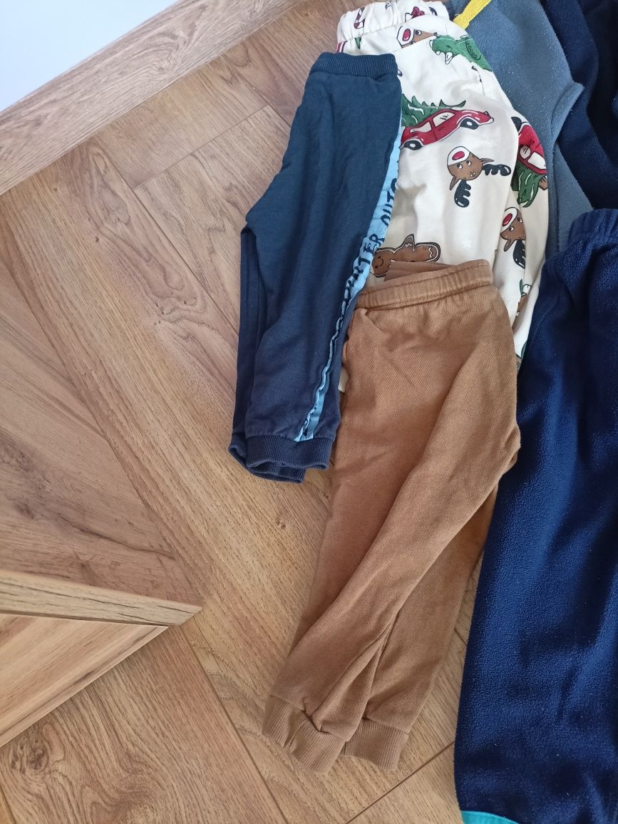 Spodnie dresowe 92/98 dla chłopca