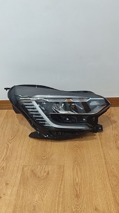 Farol Ótica Óptica Led Direita Nova e Original Renault Captur II