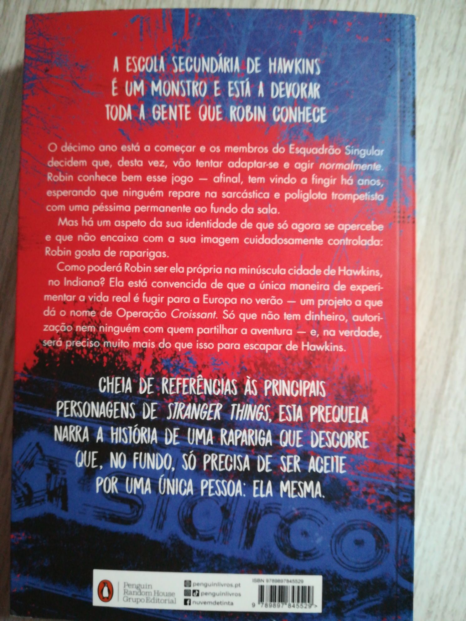 Livro "Robin, a Rebelde" de A. R. Capetta