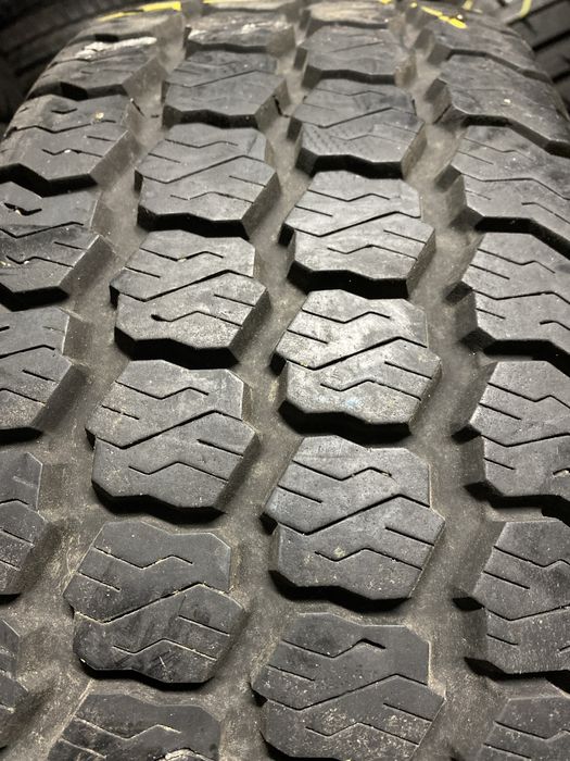 215/65r16C Goodyear cargo vector 106/104T