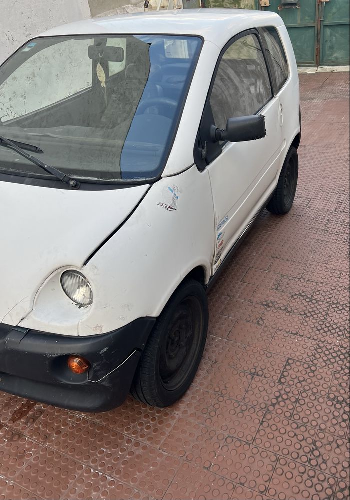 Vende-se Aixam 400 - Com Avaria na Caixa de Velocidades