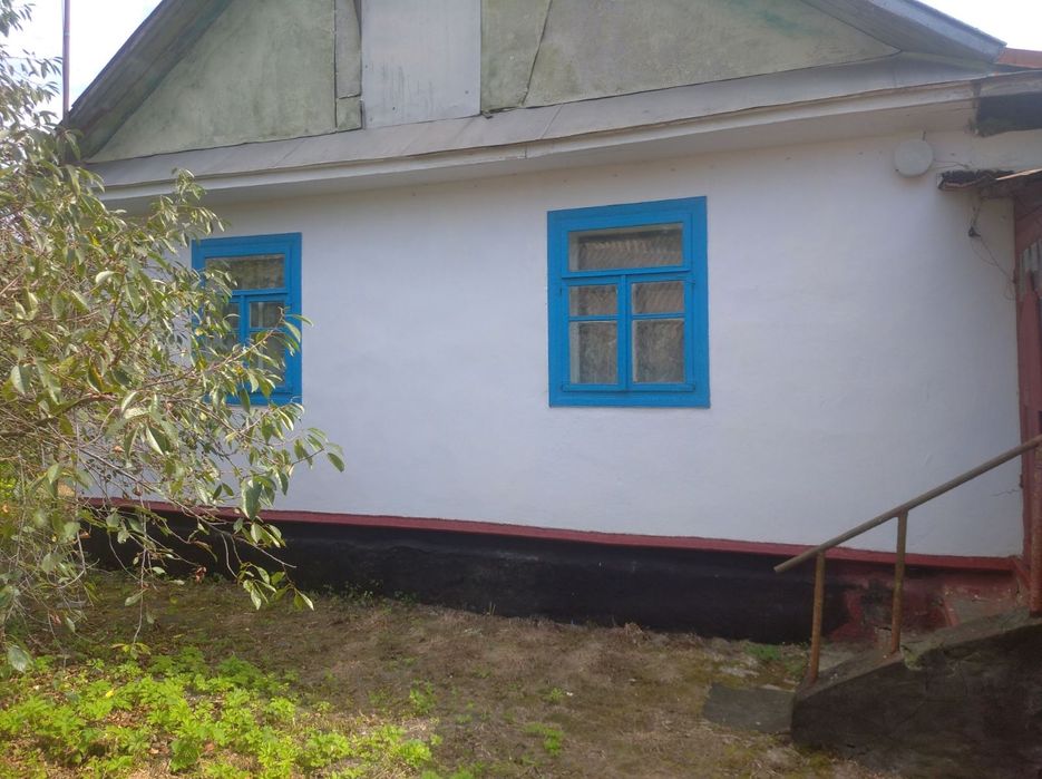 Продам будинок в селі (13км до Острога/22км до Нетішина)