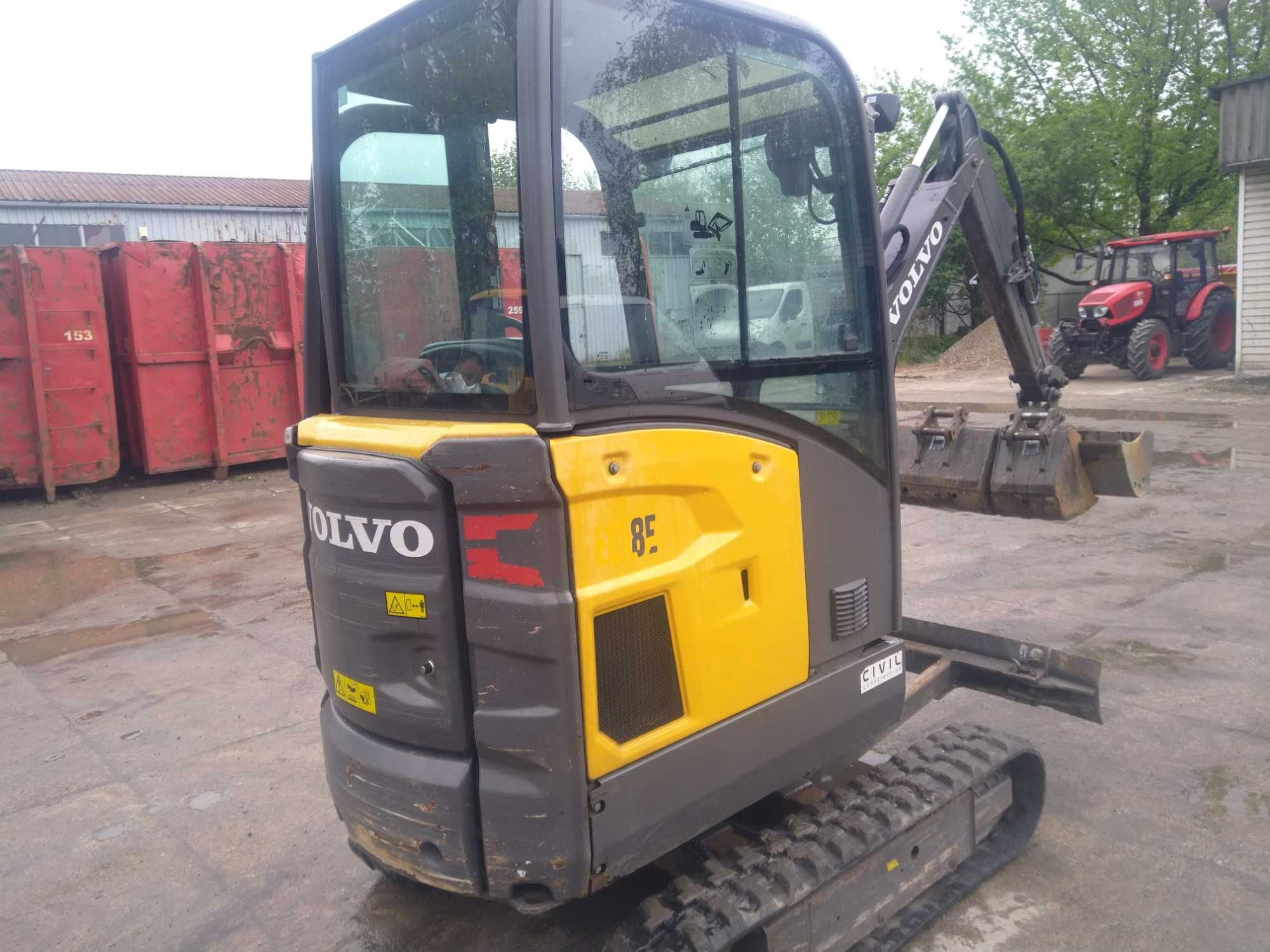 minikoparka Volvo EC18E