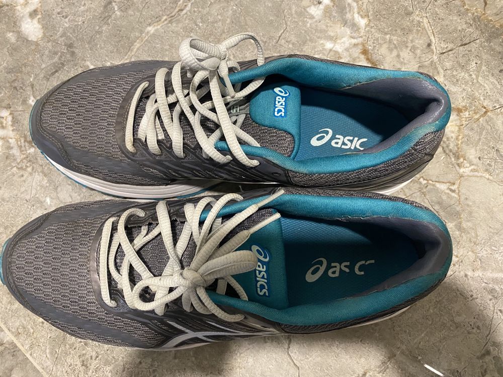 Кросівки ASICS