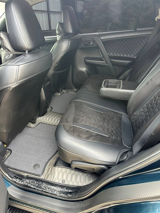 Продам Toyota RAV4 2017