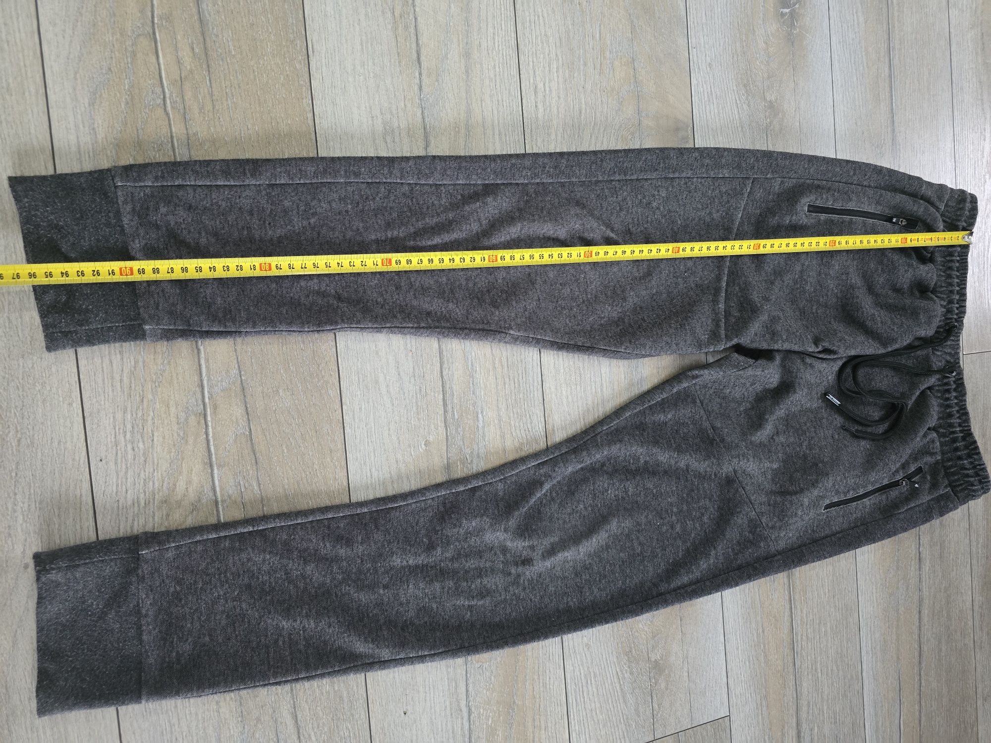 Spodnie dresowe Cropp r.XS