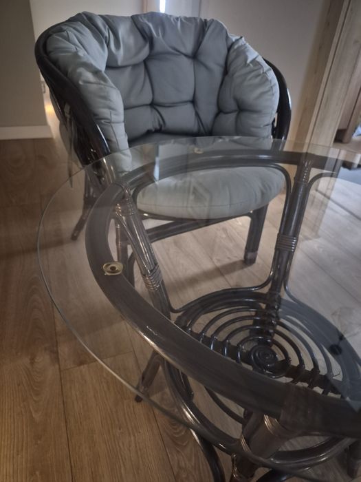 Komplet ratanowe stolik i dwa krzesła