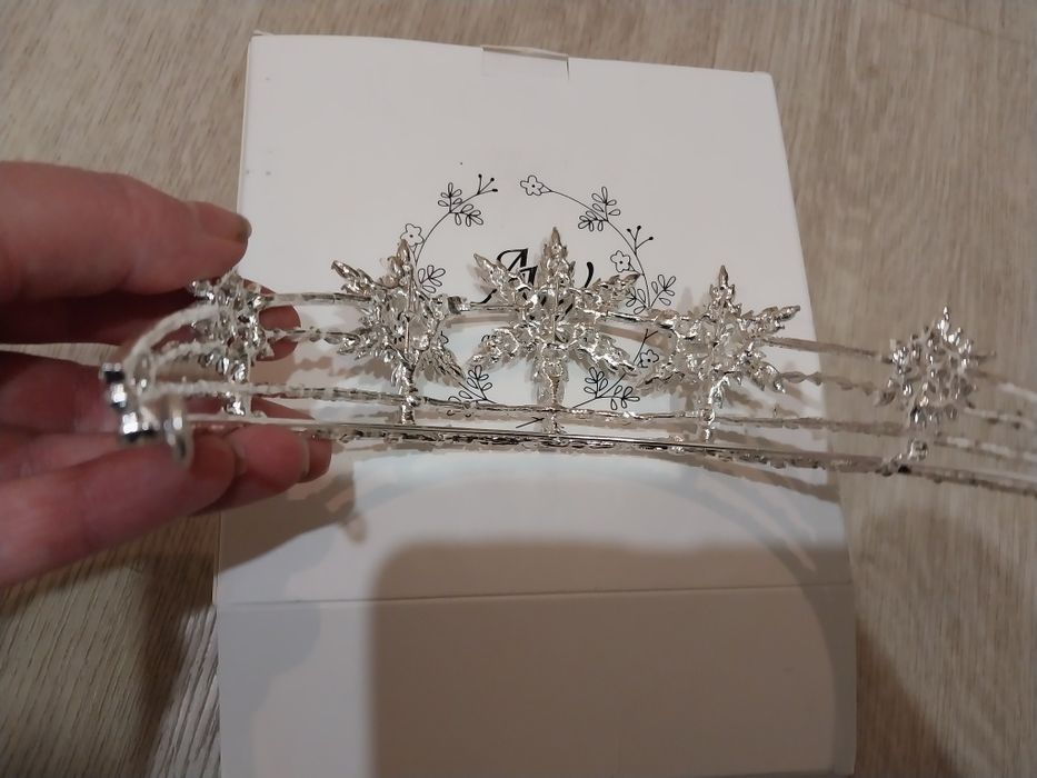 Диадема металическая